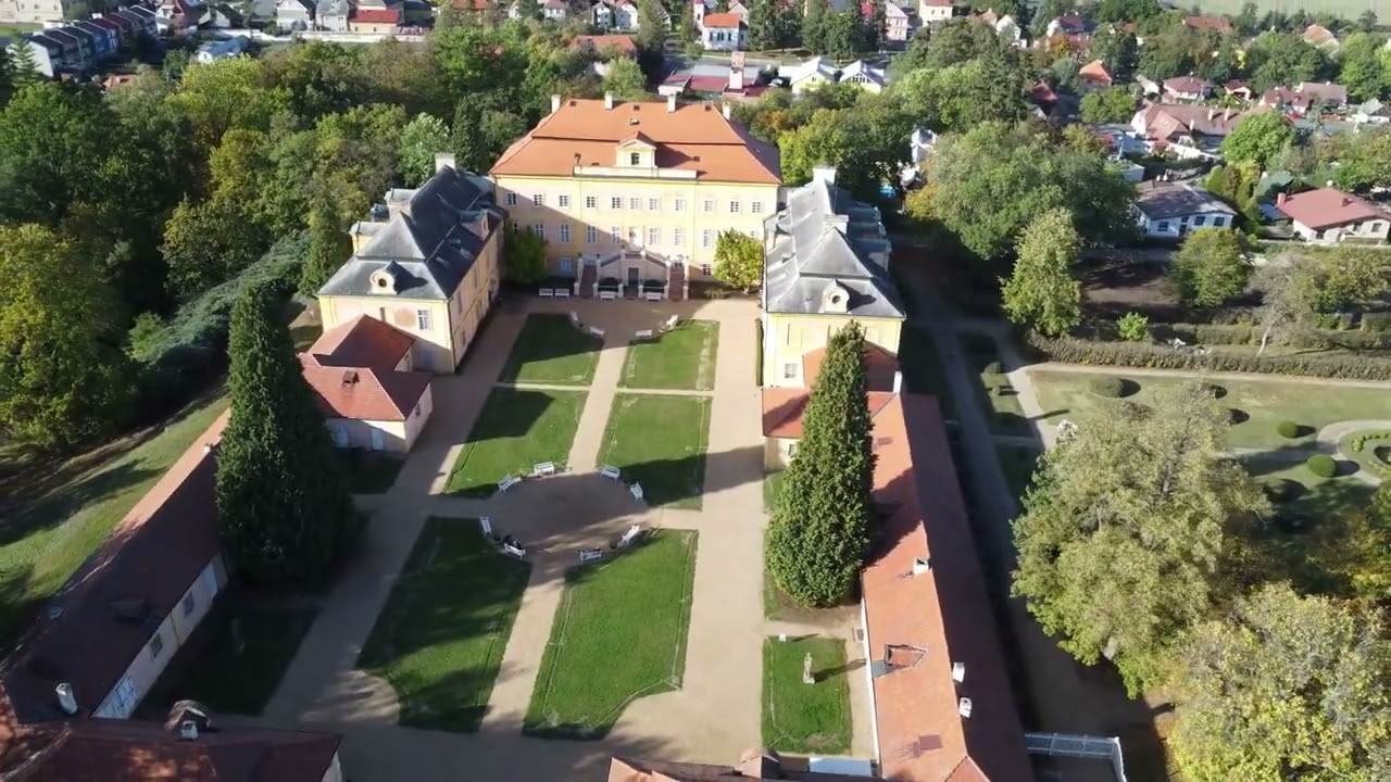Hrady, zámky, města ČR