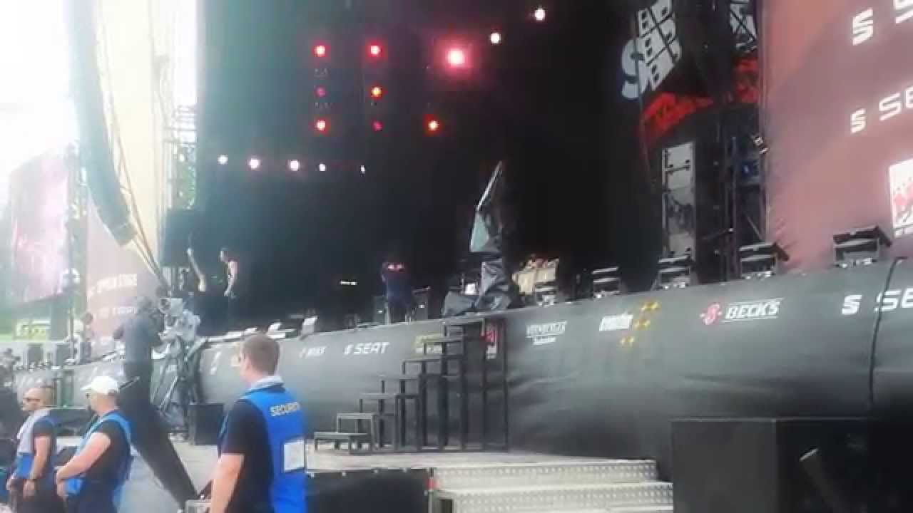 Paradise City - Slash and Miles Kennedy    (Rock im Park 2015)