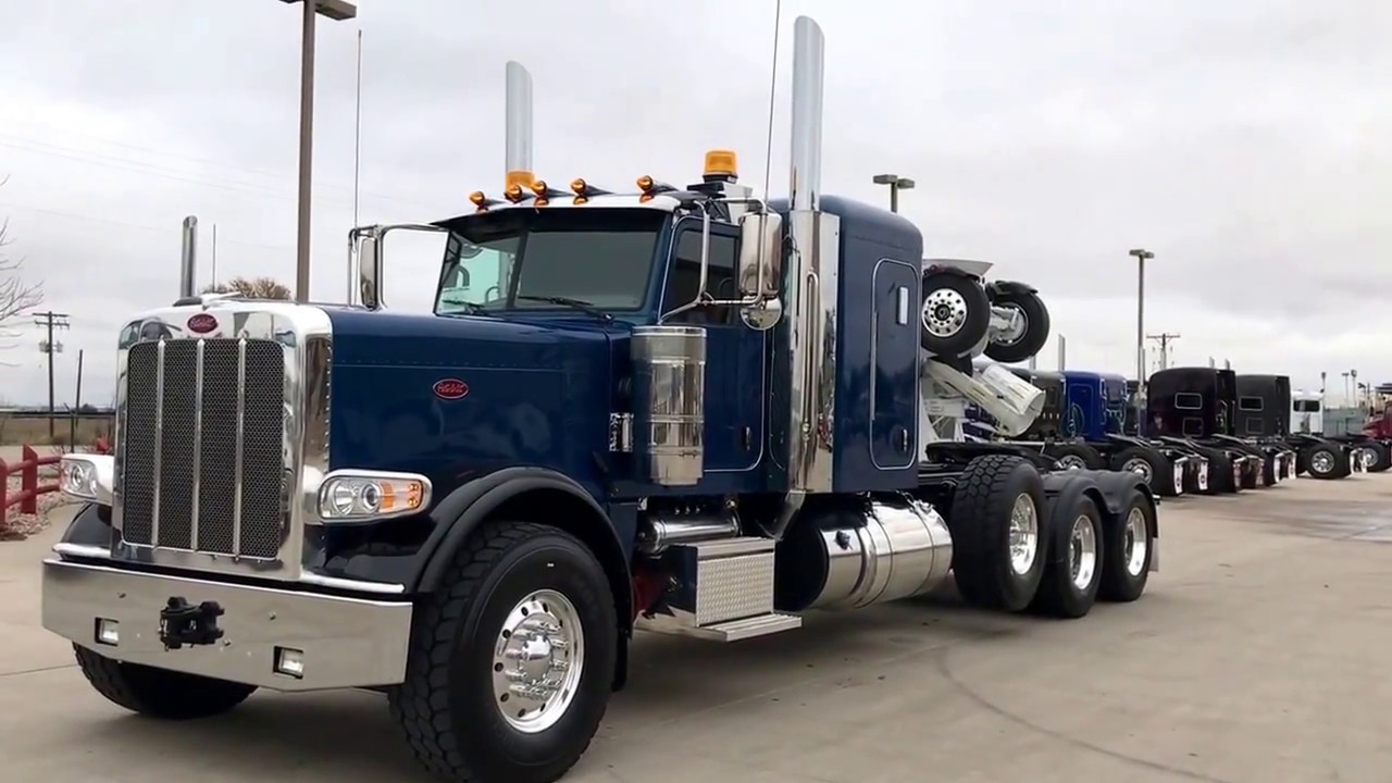 2018 Peterbilt 389 Heavy Haul - Legendary Teal!