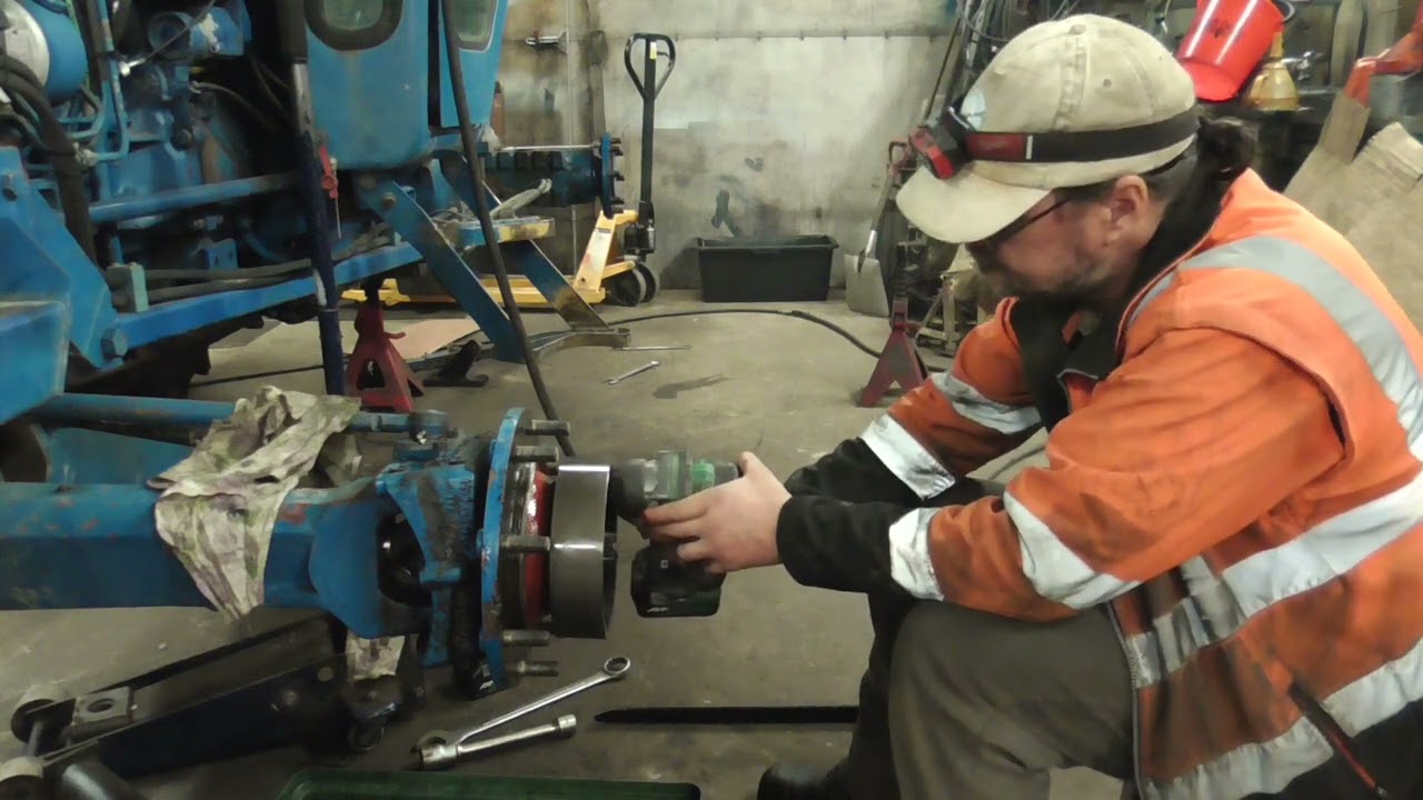 Ford 6610 - oil leaks and brakes ?  #4