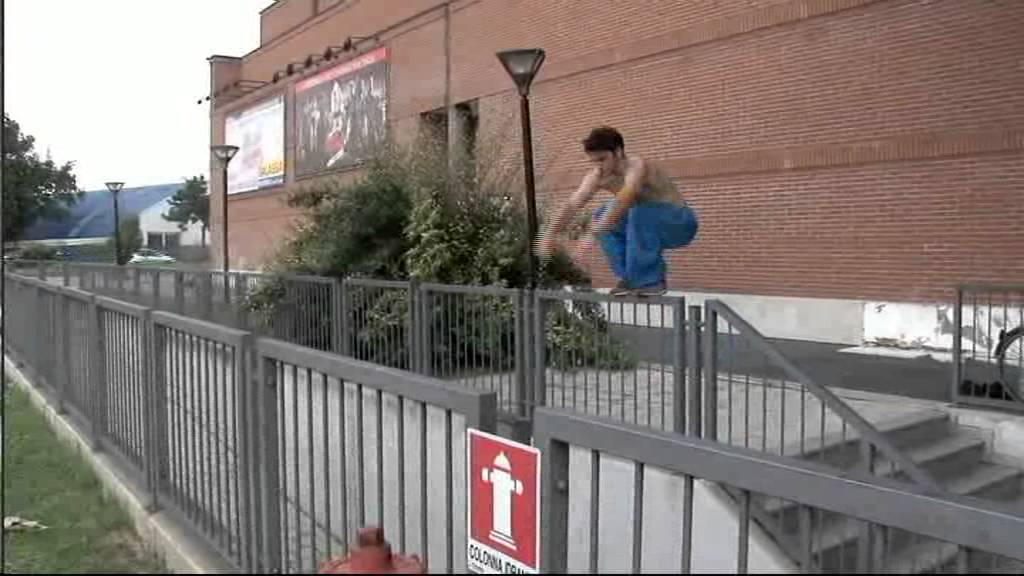 Salti mortali e acrobazie da paura: ecco il parkour. A Piacenza fa proseliti