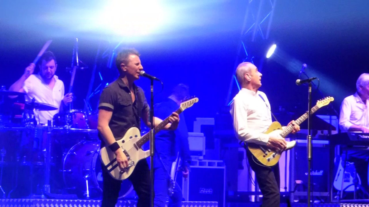 STATUS QUO - DOWN DOWN - Live in LIVERPOOL - 23/12/16