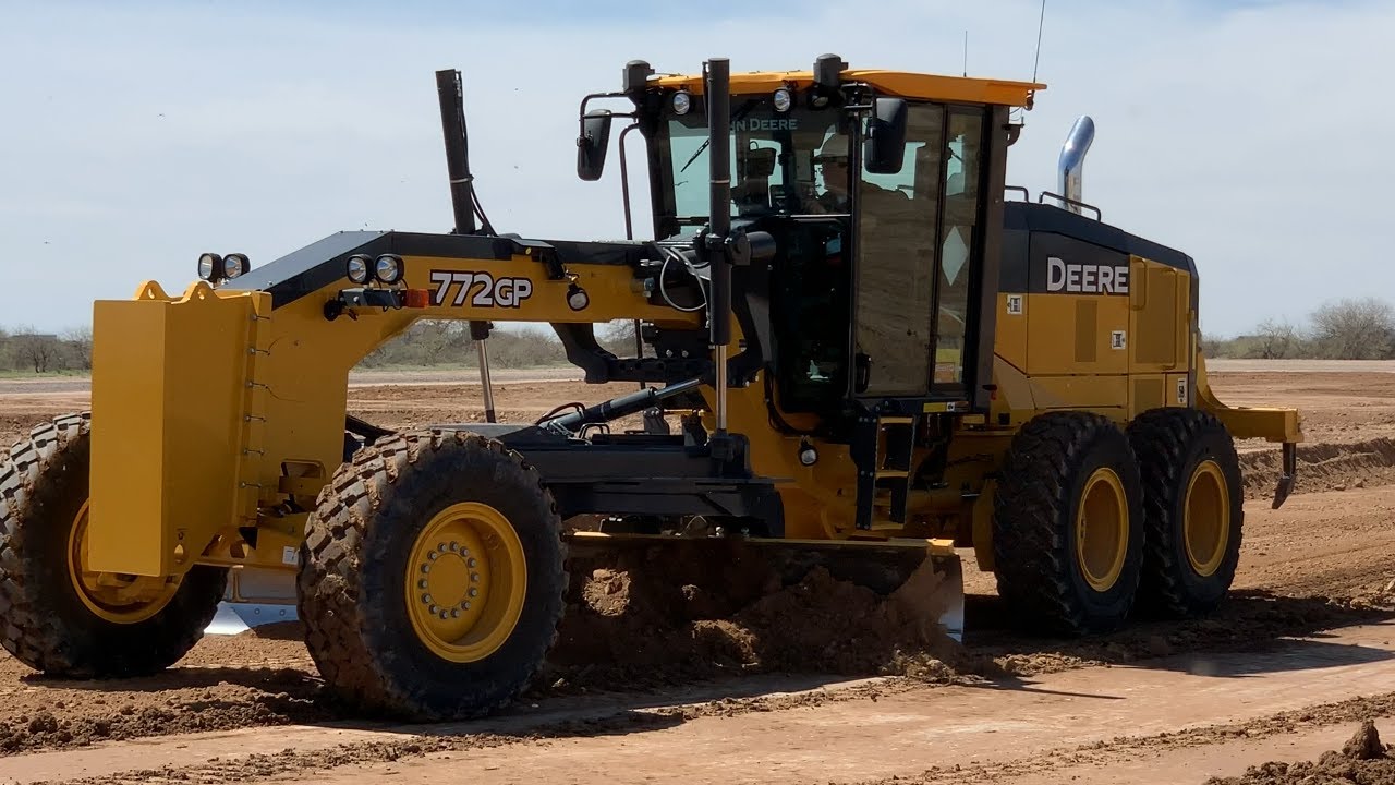What makes Deere SmartGrade for motor graders so unique
