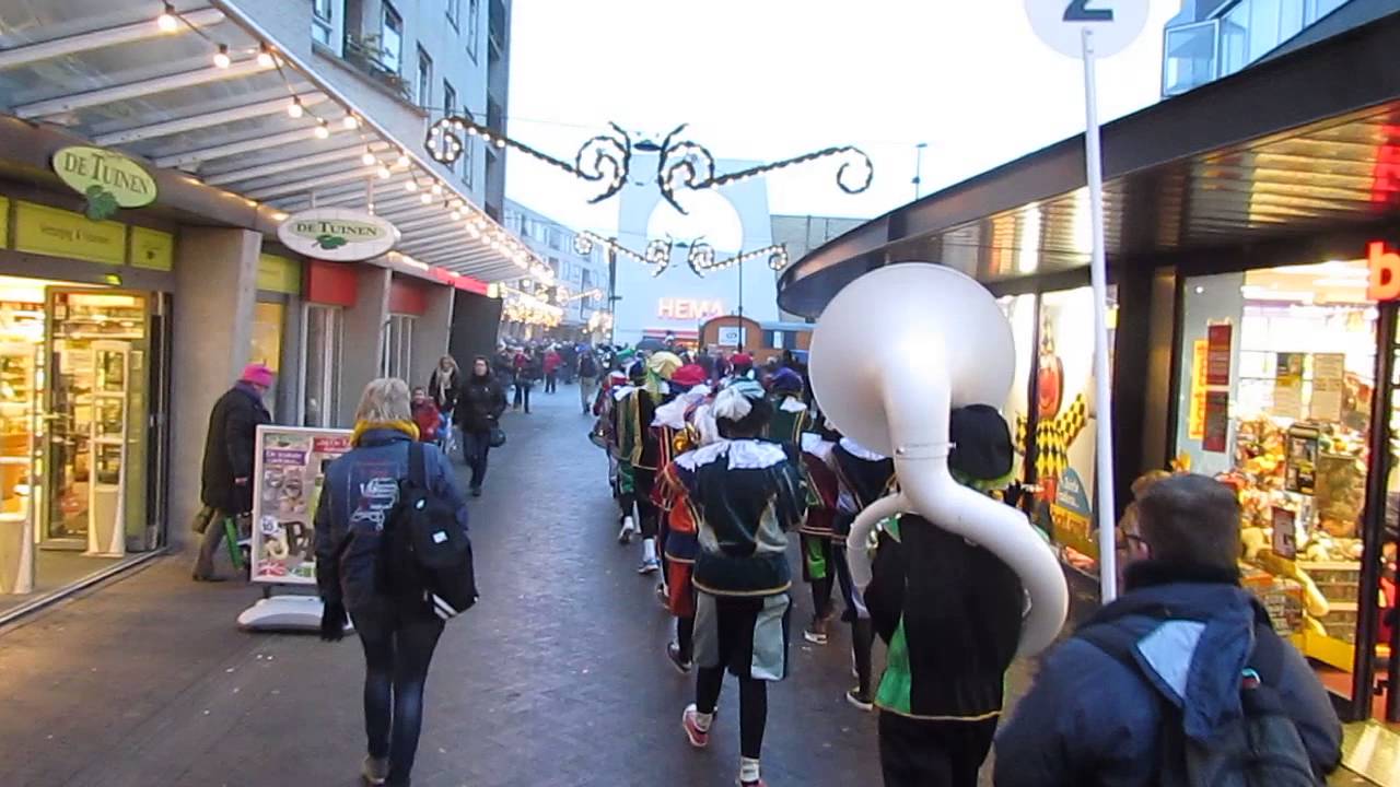 Zwarte piet zondag  Drumfanfare TTH