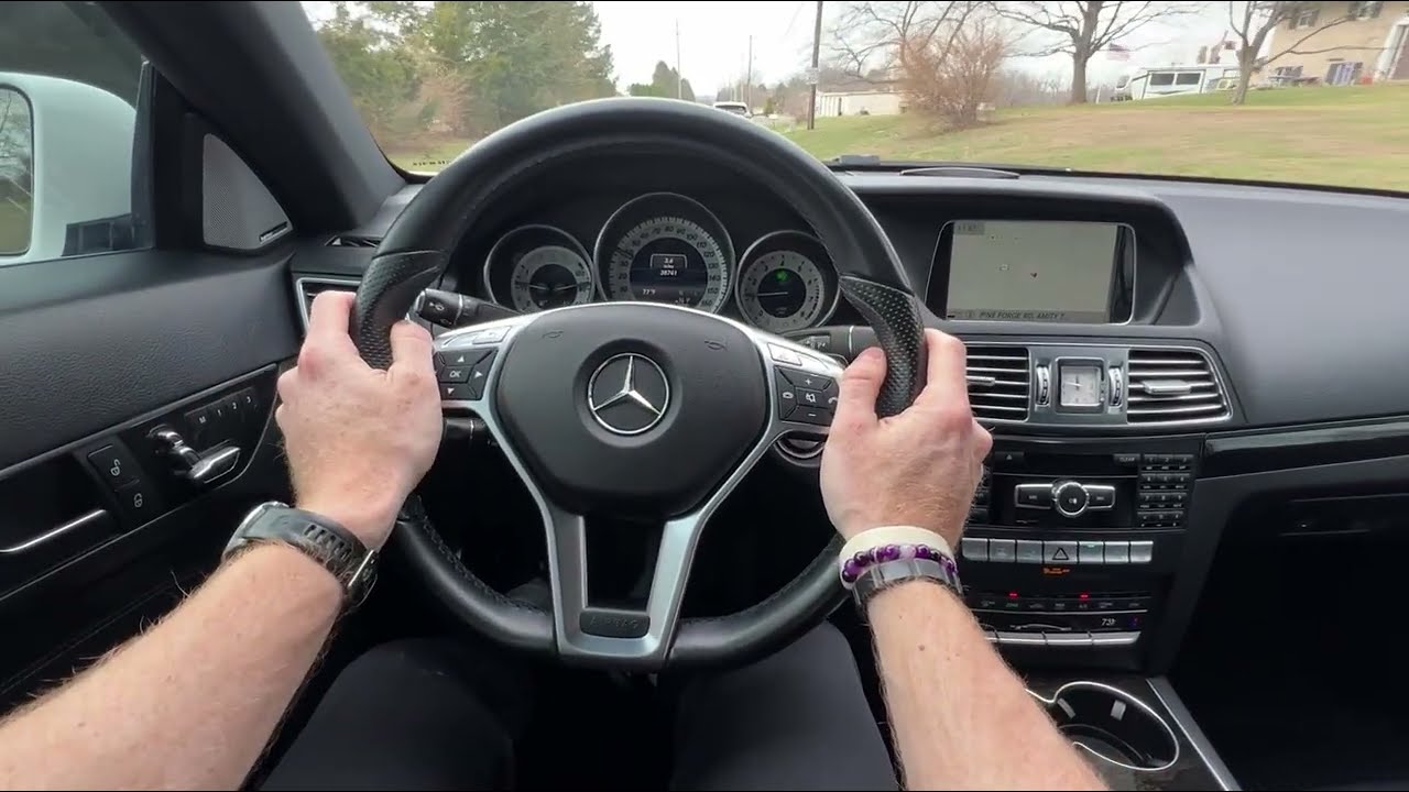 2015 Mercedes-Benz E400 Driving