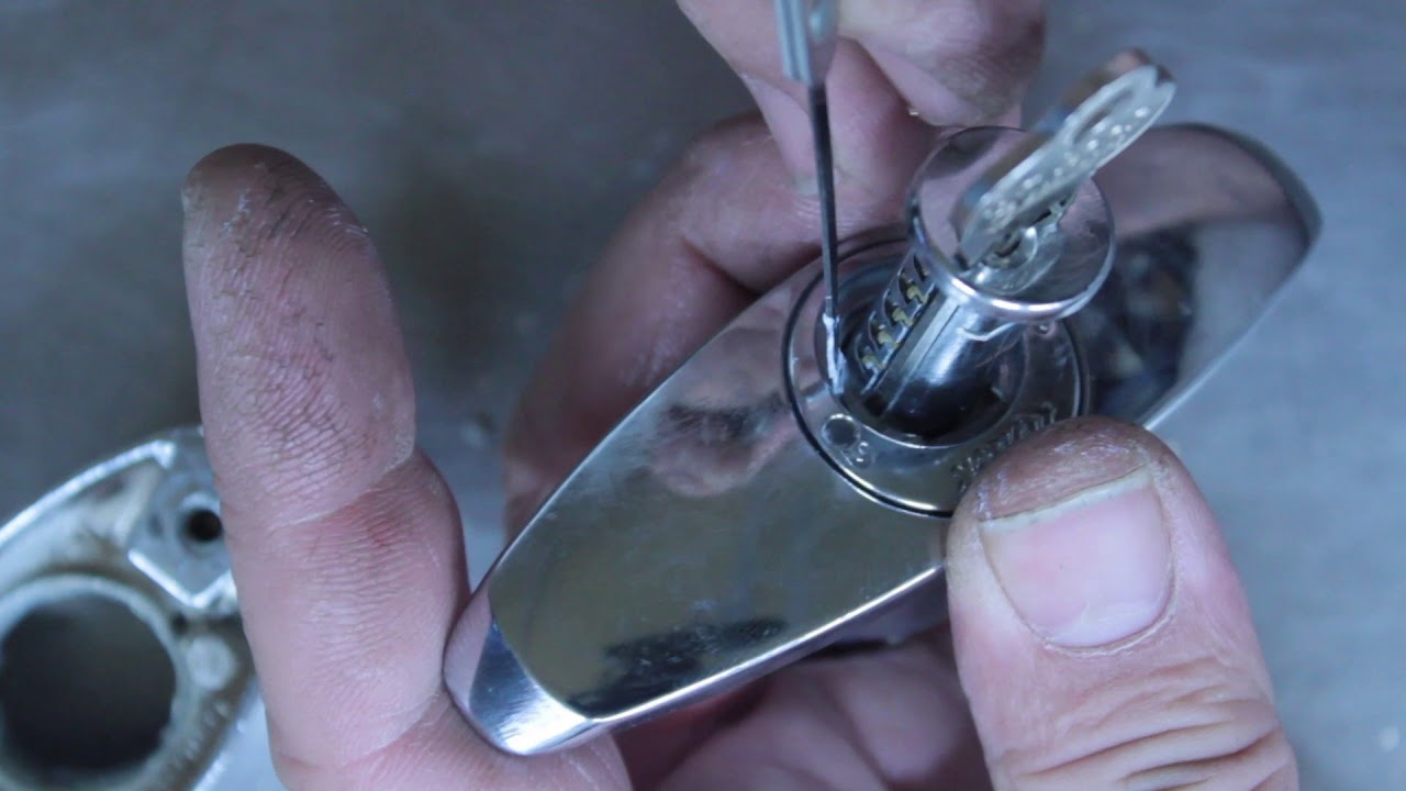 How To Remove The Barrell On LenLock C4 T Handle & Rekey