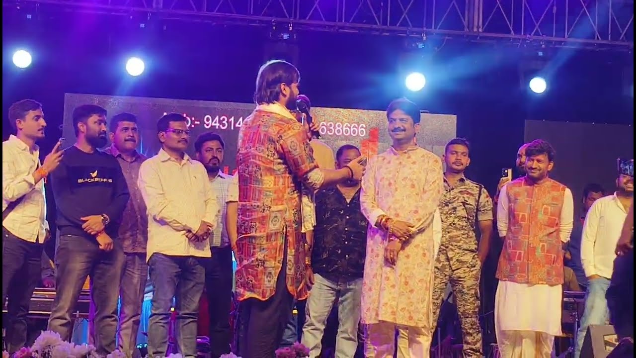 #Arvind_akela_kallu के सोहर गीत पर लोगों ने किया लाखों लाख रुपया के बारिश #bhojpuri_stage_show 