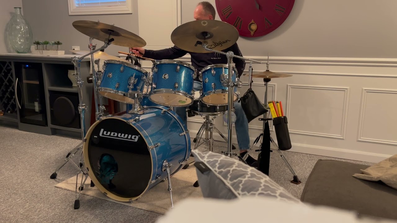 Renzo at drums 