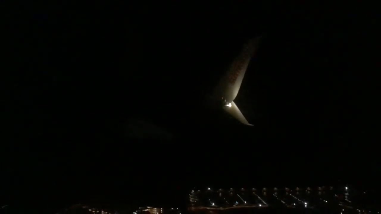 TUI Airways (Sunwing Airlines) Boeing 737-800 landing Tenerife south airport (TFS) C-GFEH