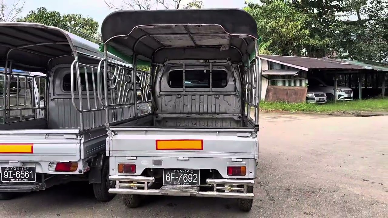 ကားလေးတွေ ရောက်ထားတယ်နော်