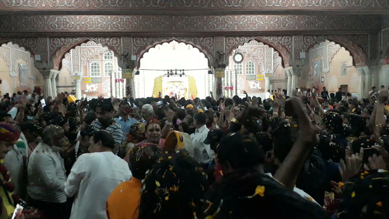 Govind Dev ji | Krishna's Kirtan | Holi Bhajan | Holi Khele Madan Gopal
