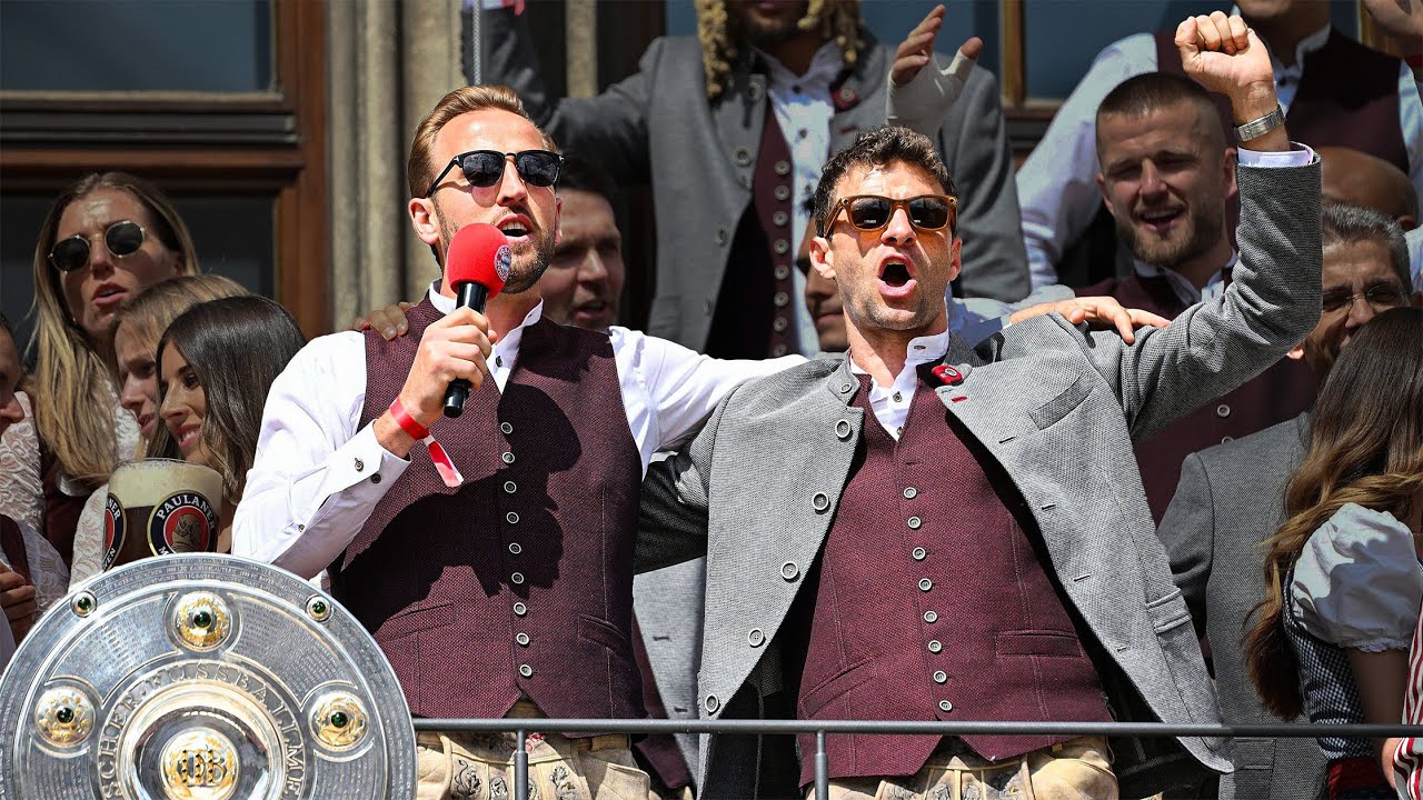 Die doppelte Meisterfeier des FC Bayern am Marienplatz! 🔴⚪️