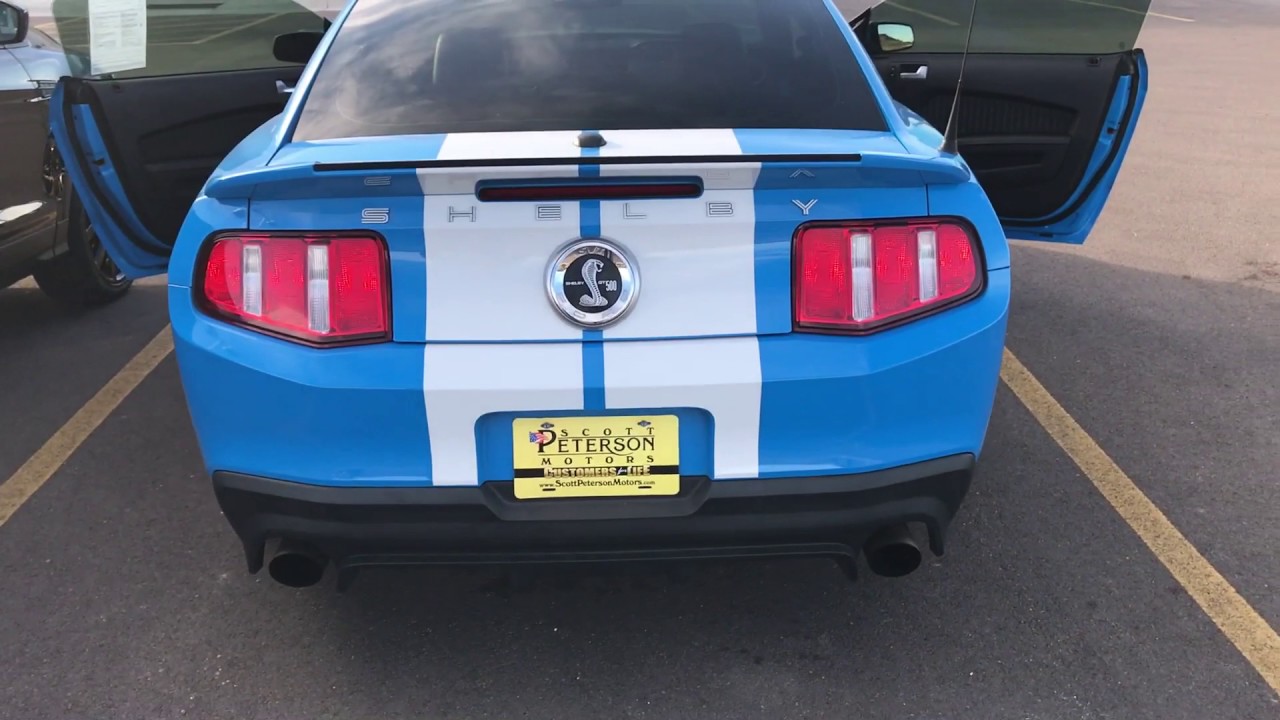 Test driving a 2010 Ford Mustang Shelby GT500