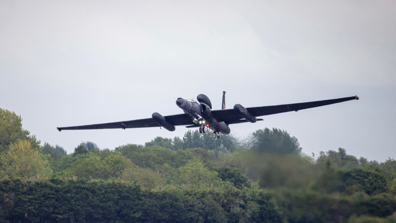 🇺🇸 Разведывательный самолет ВВС США Lockheed U-2 Dragon Lady в действии | Взлет, пролет и посадка