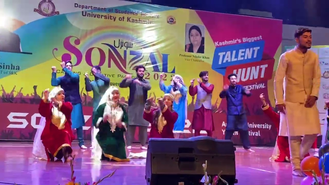 ISLAMIA COLLEGE STUDENTS PERFORMING AT SONZAL FESTIVAL INAUGURAL 2022 AT UNIVERSITY OF KASHMIR