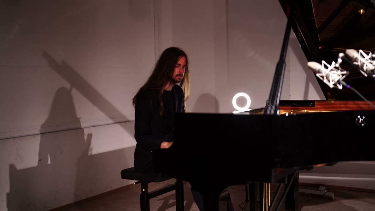 "Schwindel" by Daniel Toledo Guillén, played by Jacob Mason