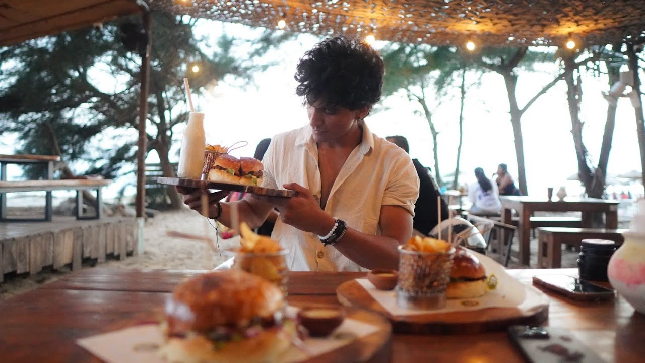 Visiting Burger factory Morjim + Fountainhas quarter+ Garden of dreams cafe Goa Ep.03