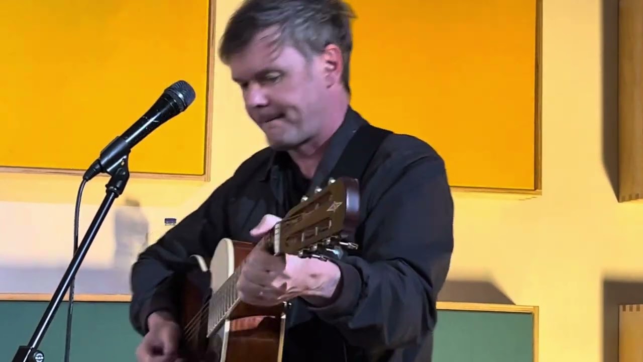 Roddy Woomble - My secret is my silence - Low Four Studio, Manchester - 11.05.23