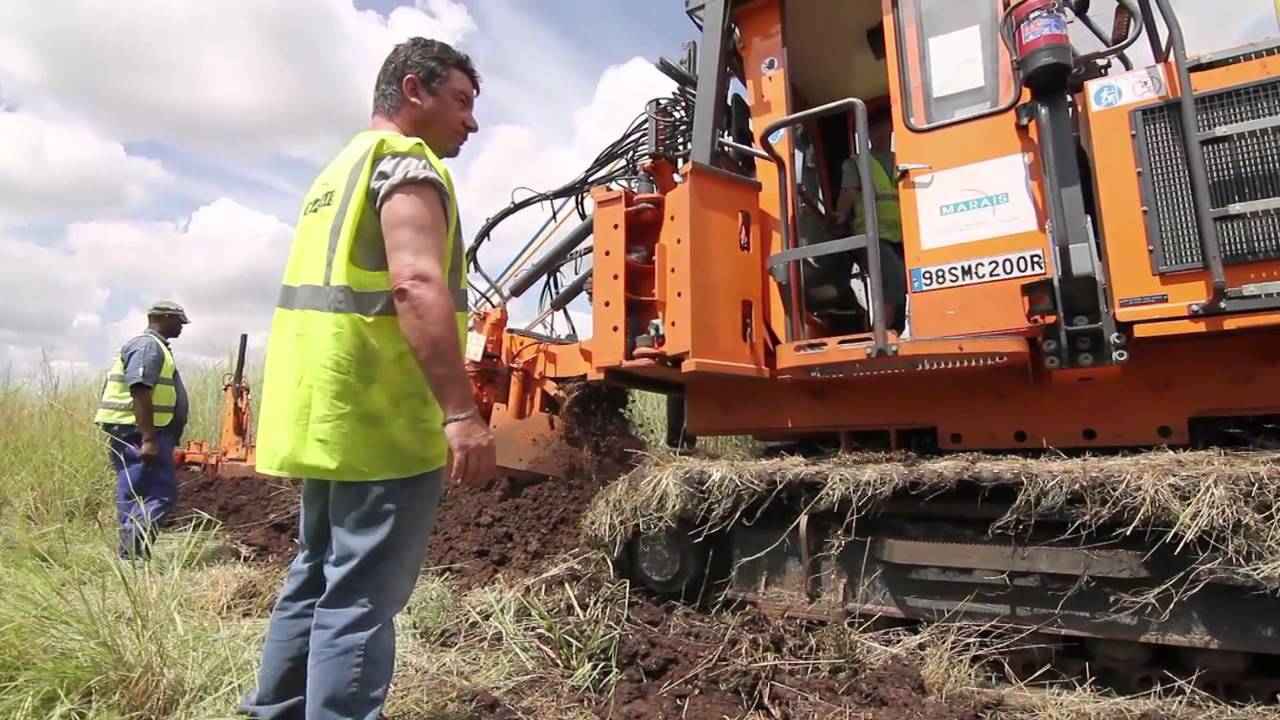 Marais trenching machines - SMC 200.mp4