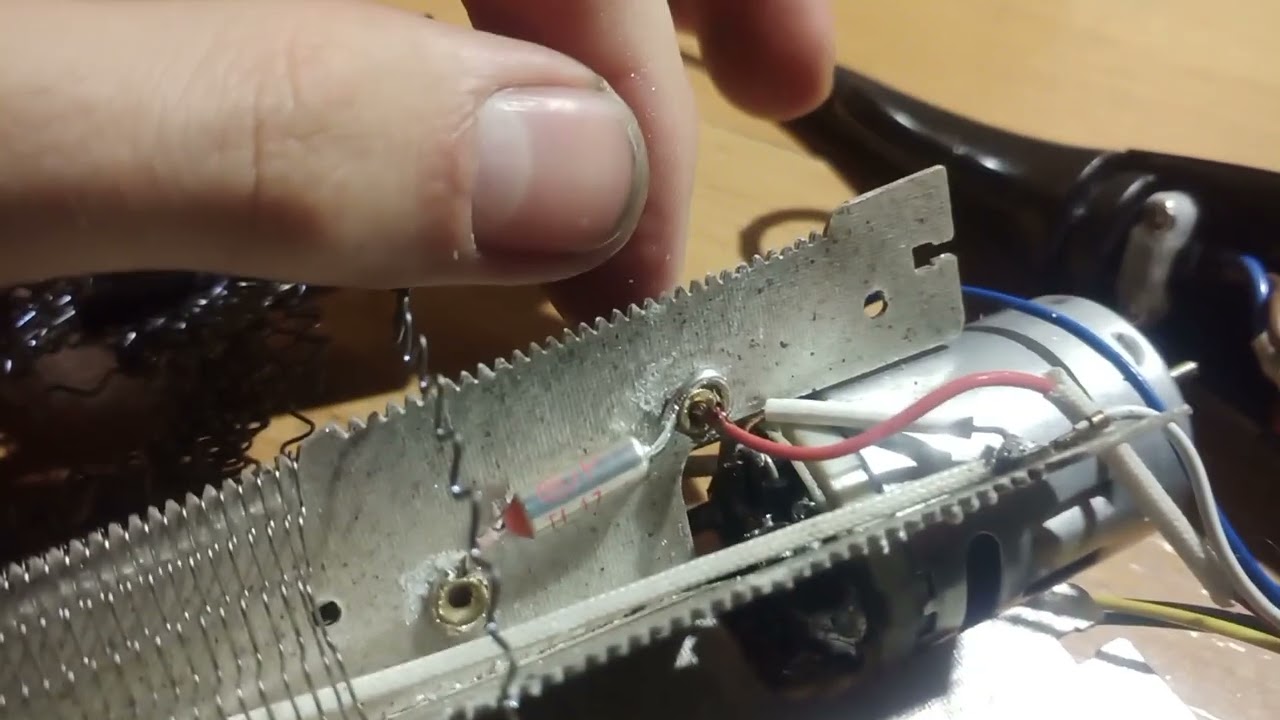 Ремонт фена Vitek vt-1322. Перегревается и выключается. Плохо работает мотор.