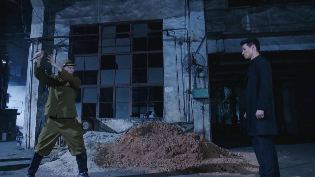 日本浪人故意裝醉想引出刀客，不料刀客身懷絕世武功暴揍他  ⚔️  抗日