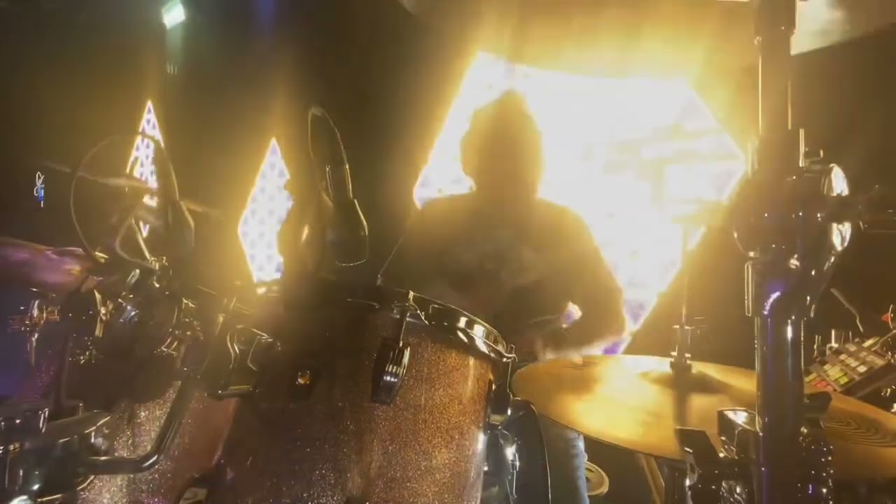 Jim Riley plays What Hurts the Most.