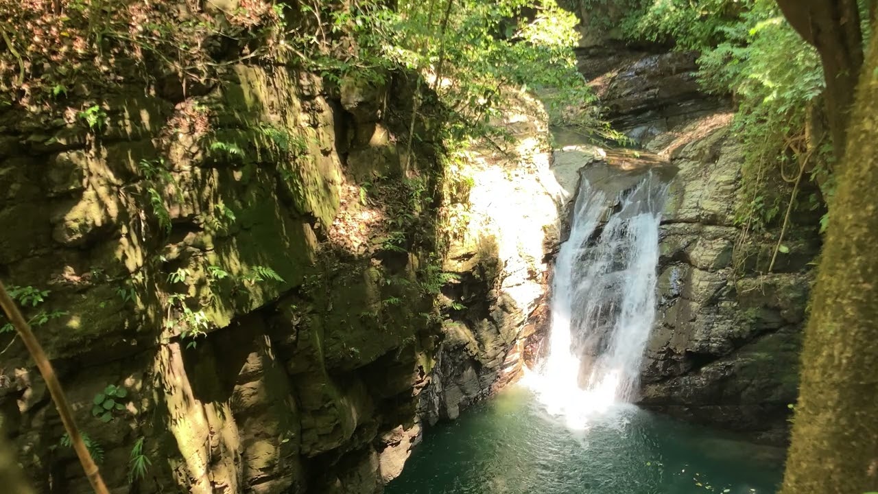 Upper Falls Río Barú (30 minutes of running waterfall, relaxing sleeping sound)