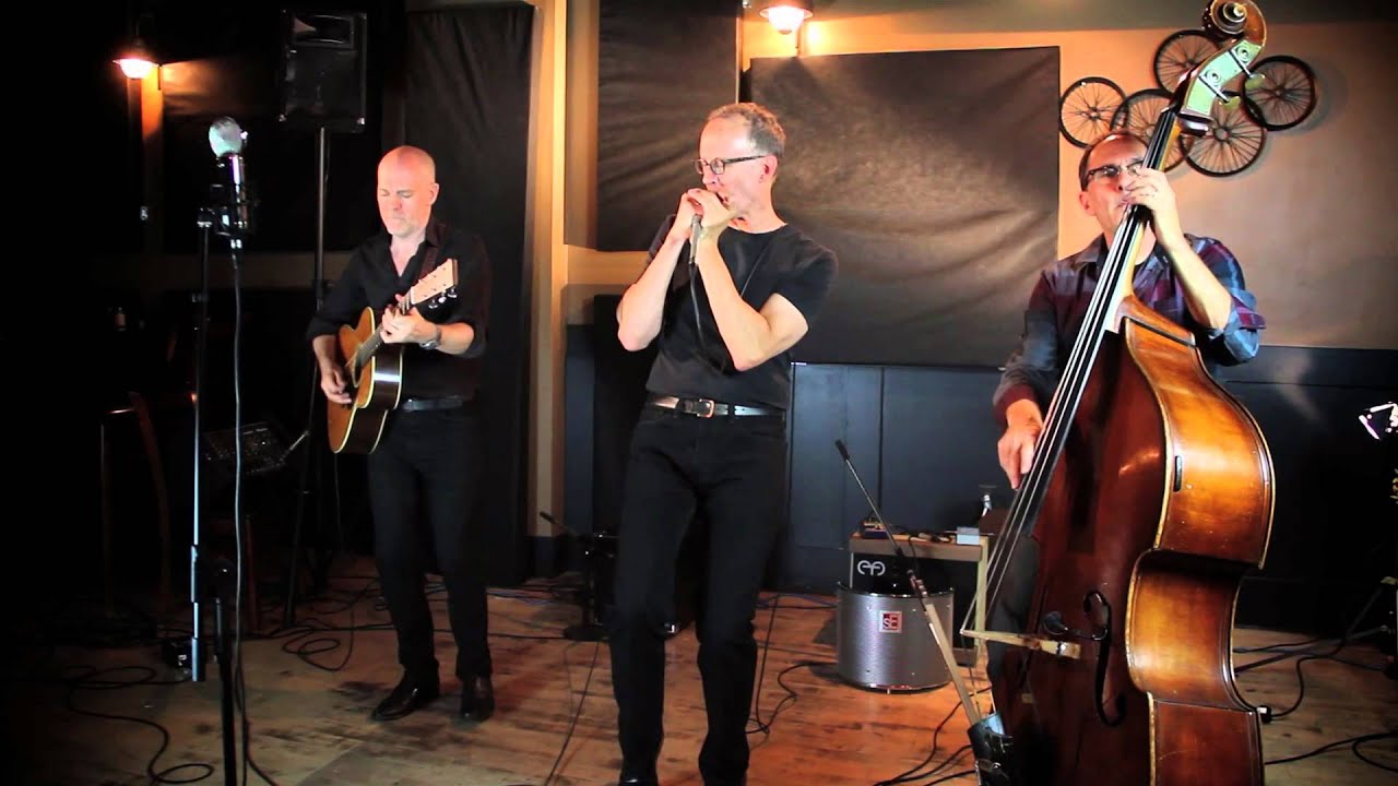 Carlos del Junco and The Blues Mongrels trio – Heddon Tadpolly Spook