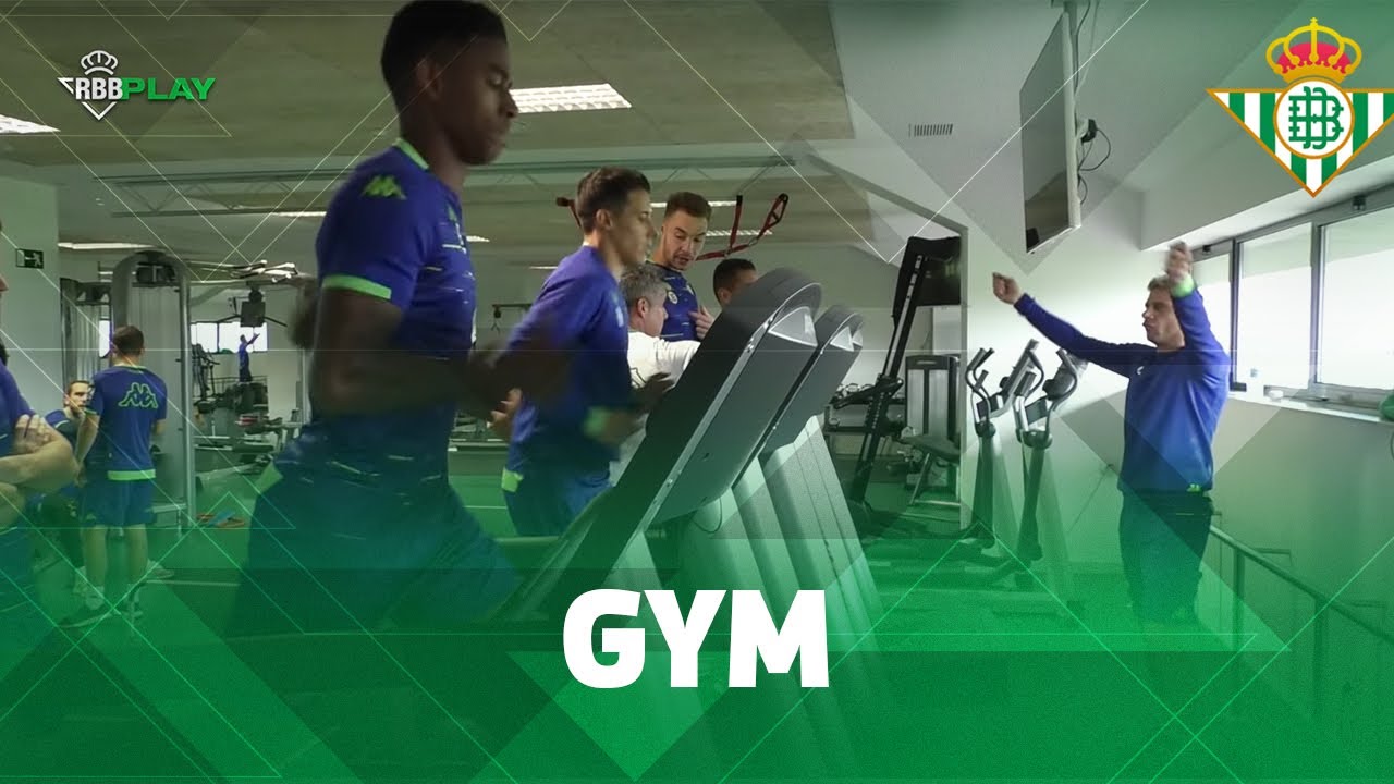 &iexcl;JOAQU&Iacute;N se hace monitor de gimnasio por un d&iacute;a! | ENTRENAMIENTO | Real Betis Balompi&eacute;