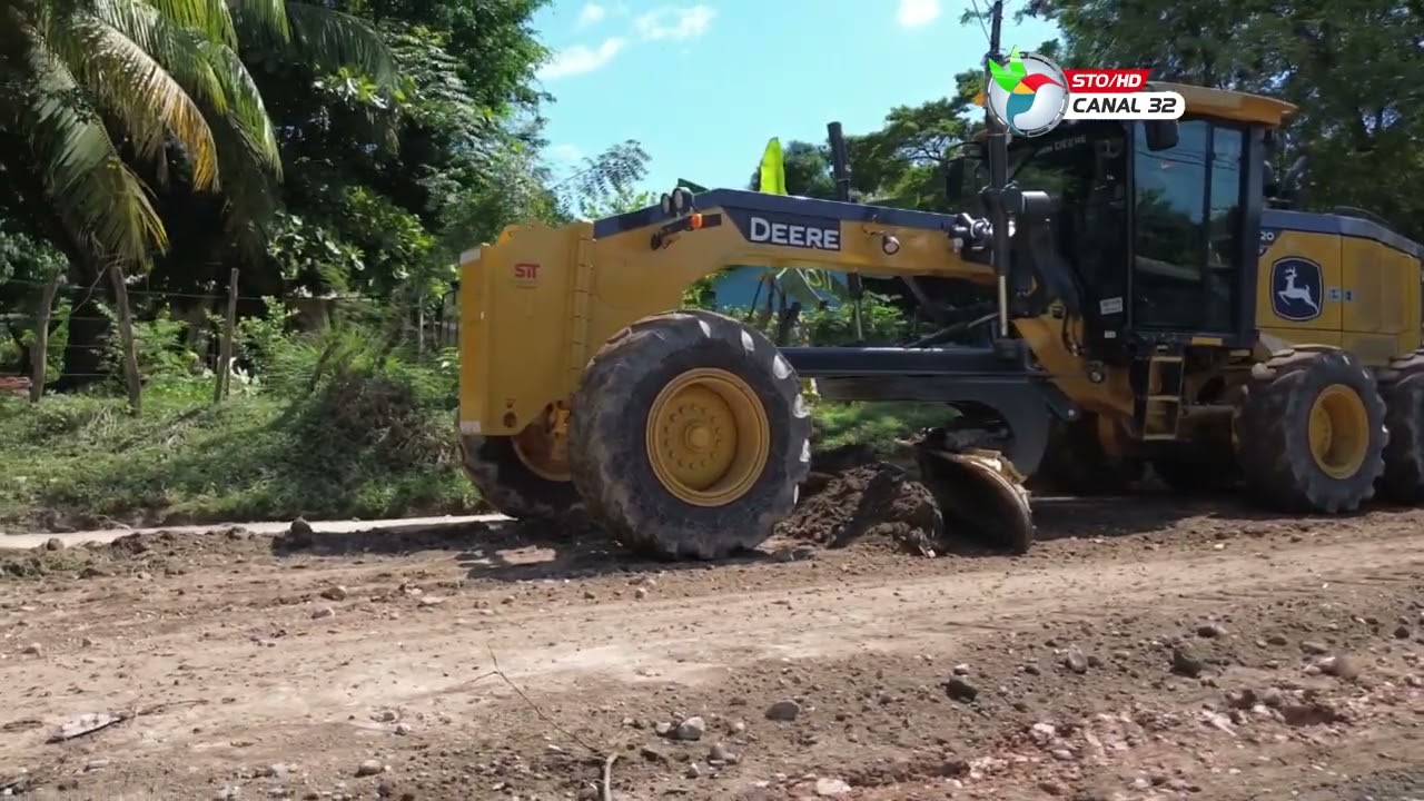 Se estan realizando trabajos de mantenimiento vial de San José y La Sutrásfco.