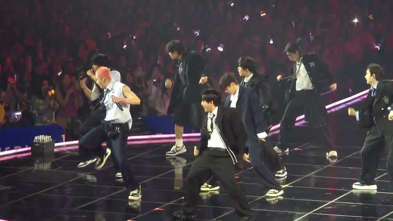 021525 Bounce Back - D2 Stray Kids 5'Oclock Fanmeeting Fancam