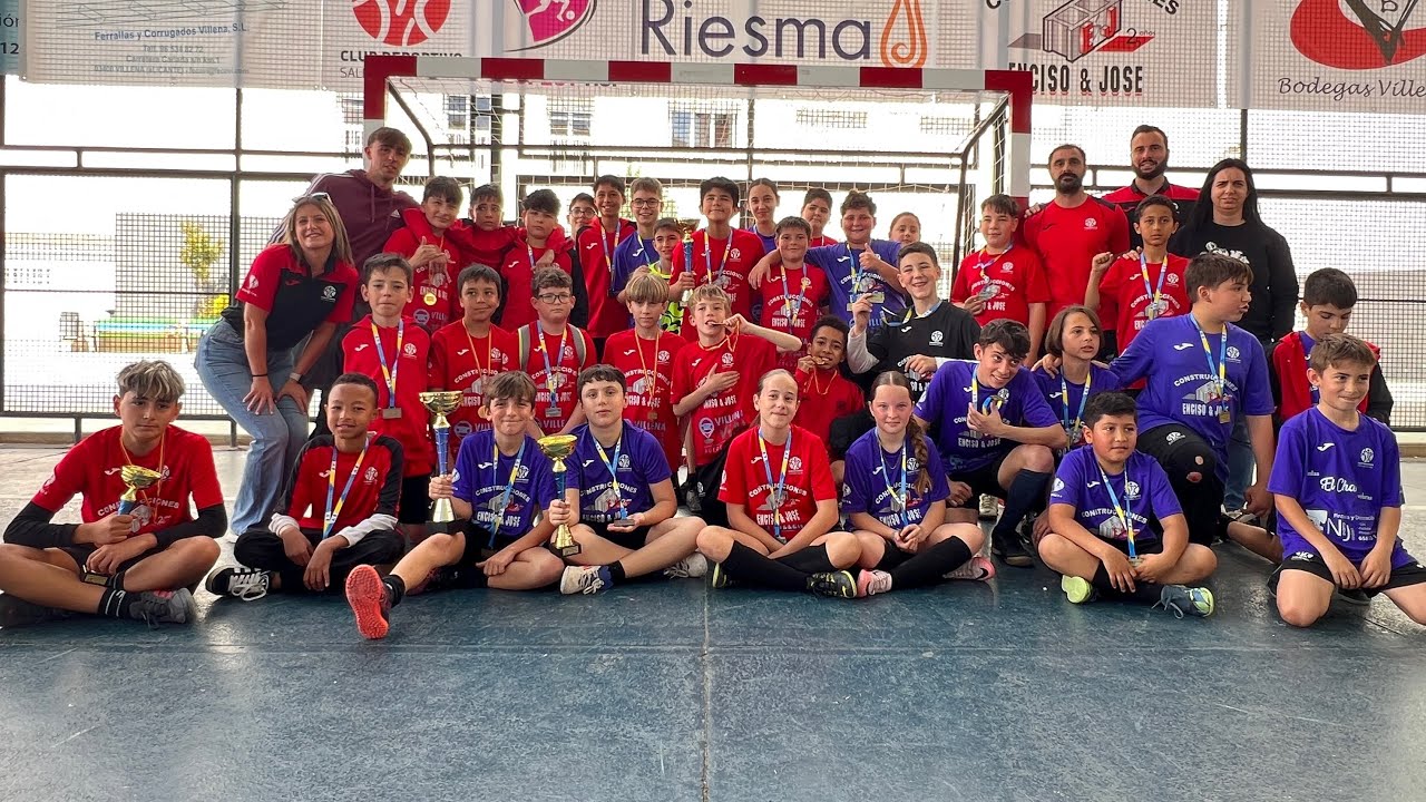 Entrega trofeos categoría alevín Escuela #Futsal  CD #Salesianos #Villena 2024-2025