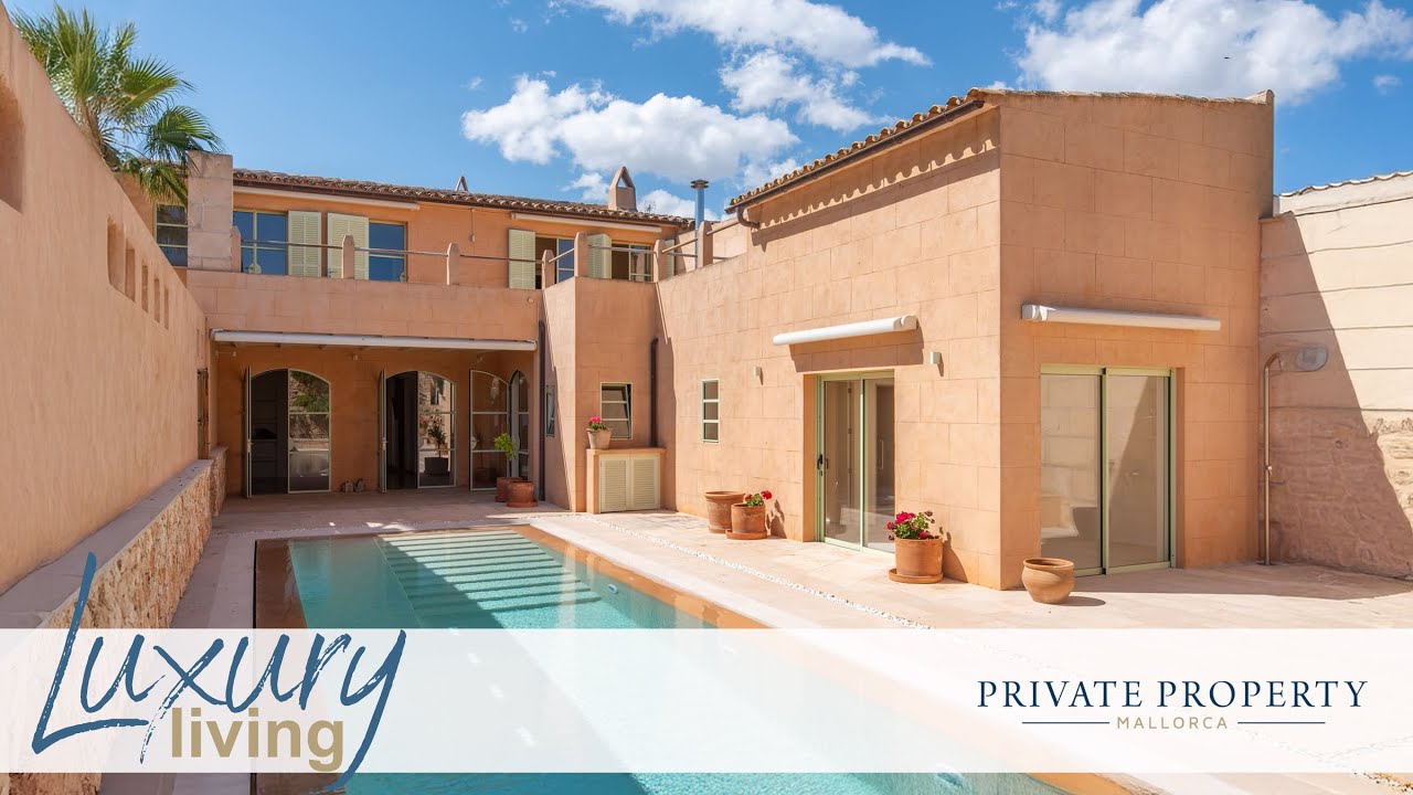 Townhouse for Sale in Ses Salines | High-Quality Finish & Prime Location