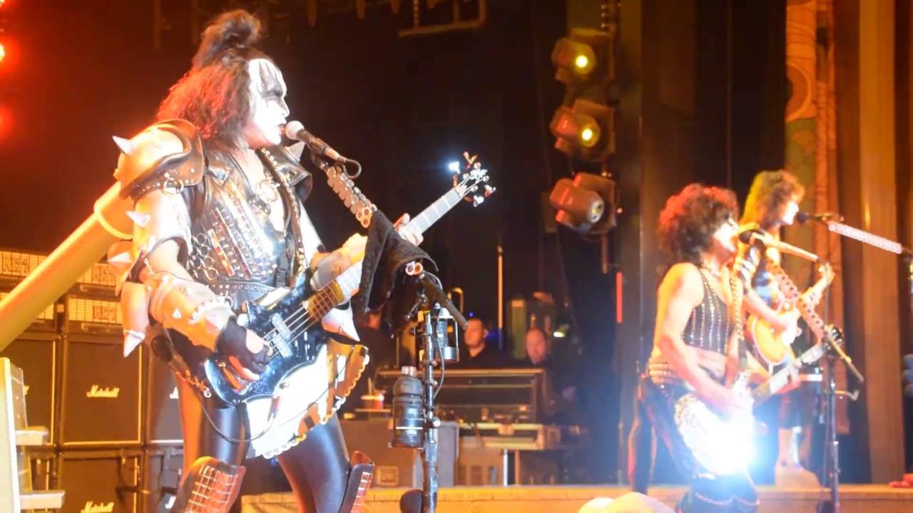 KISS Kruise - Creatures of the night & Keep Me Comin´2016-11-06
