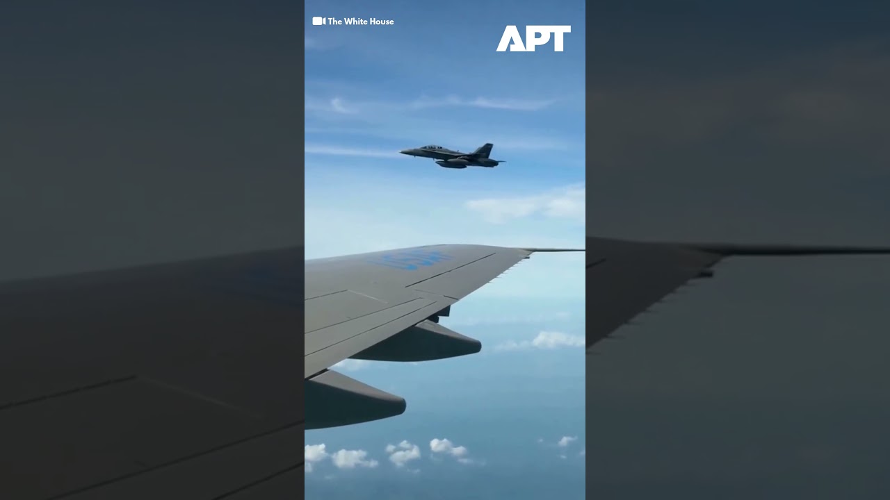 Power Play in the Air as Malaysian Jet Escorts Trump&rsquo;s Plane Over Kuala Lumpur | APT
