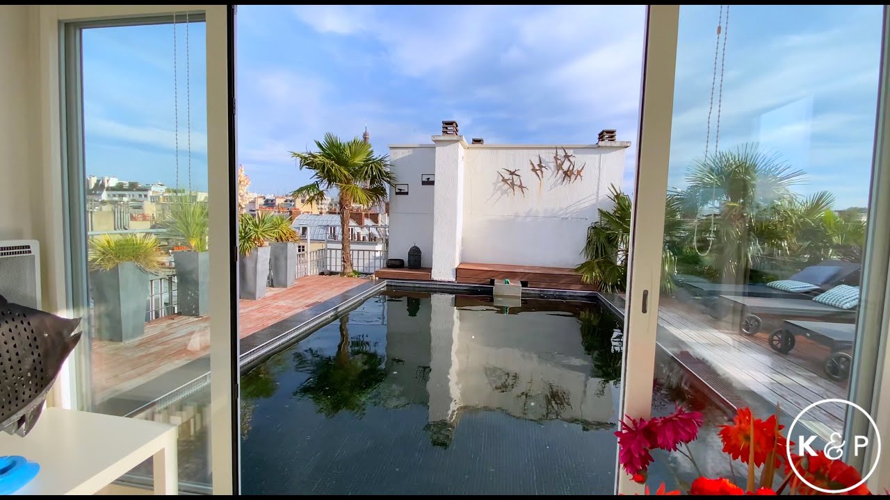 Appartement dans le XVI ème arrondissement de Paris, rooftop avec piscine vue sur la Tour Eiffel