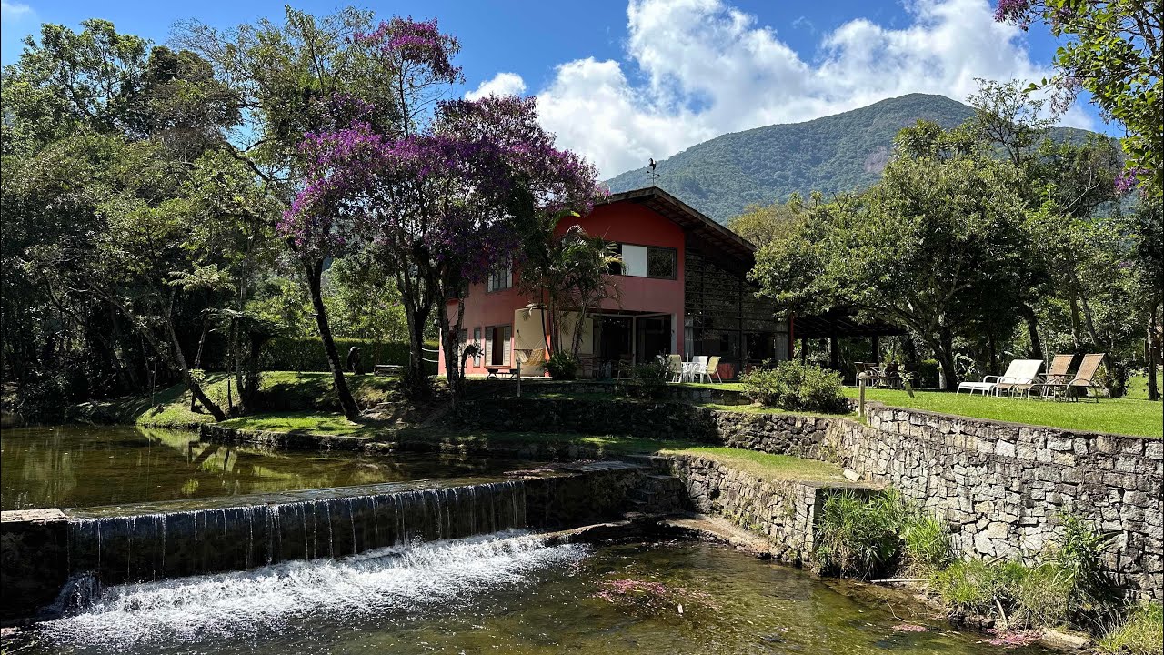 SI0044 | Sítio encantador com 9.900m2 de terreno e riacho particular a 30min do centro