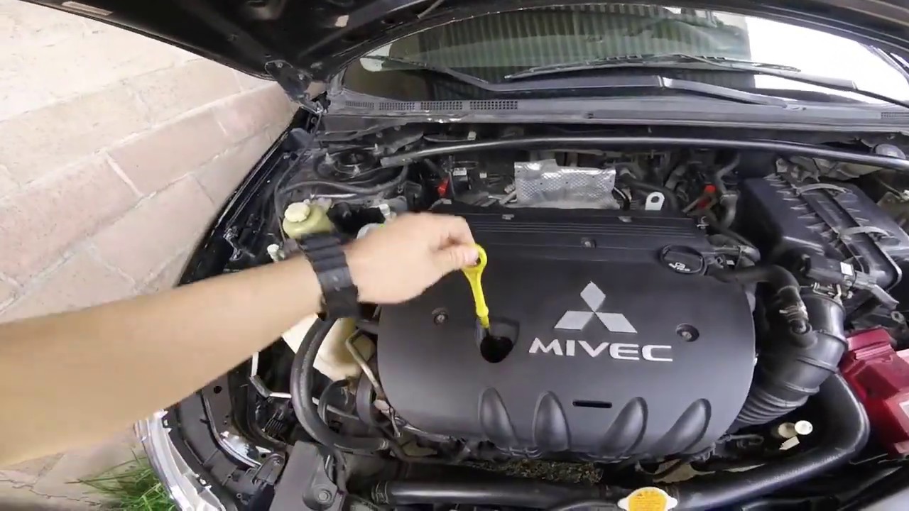 COMO REVISAR EL NIVEL DE ACEITE DE MOTOR DE TU AUTO *LANCER*