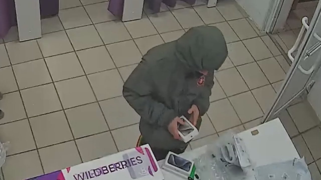 Пацан украл в ПВЗ 3 дорогих iPhone. Real video