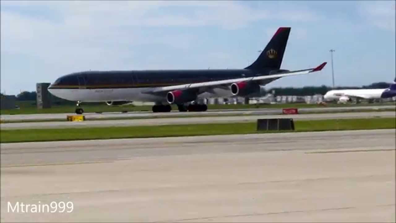 Royal Jordanian A340-200 take off, Dtw