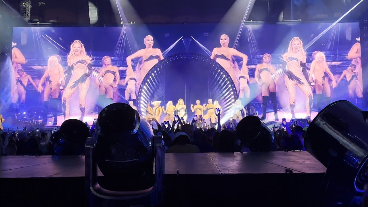 Beyoncé Renaissance Tour Act 6 Plastic Off Sofa, Virgo’s Groove, Move, Heated Warsaw 28.06 2023