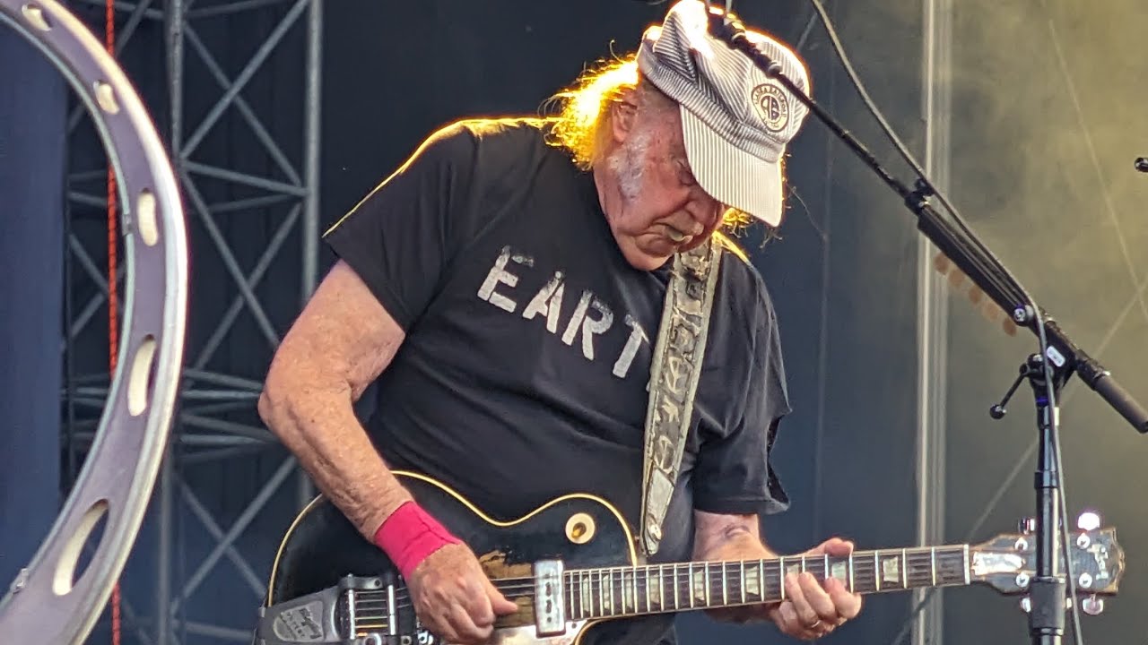 Neil Young - Hey Hey, My My (Into the Black) (Mönchengladbach, 04.07.2025.)