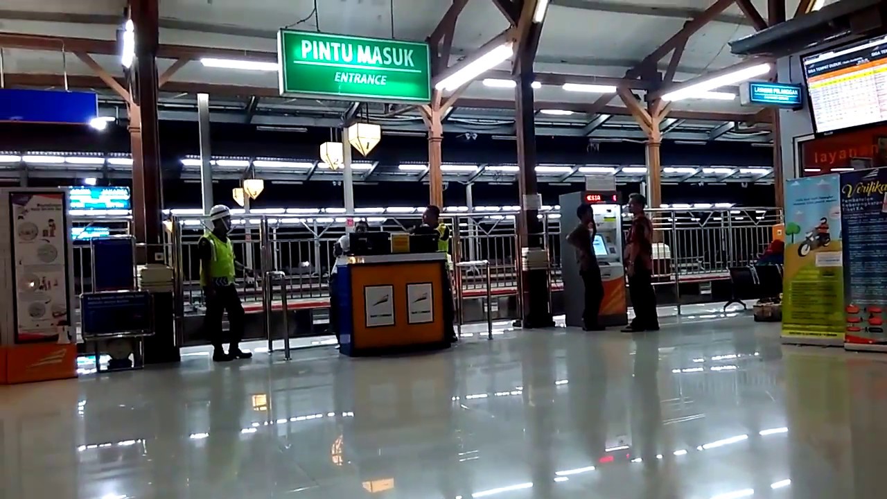 Beranda Stasiun Cirebon Prujakan