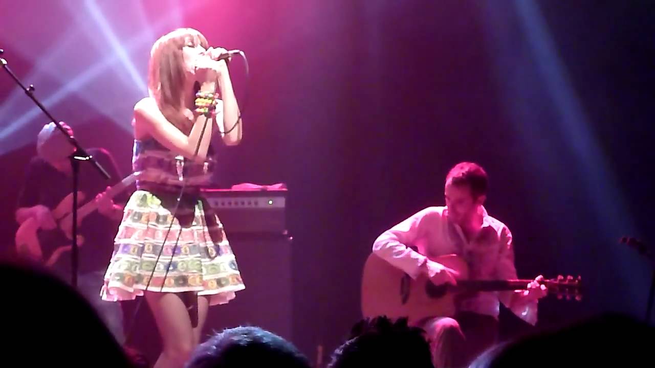 Nouvelle Vague - Mala Vida (Live @ Le Bikini, Toulouse 21-04-2011)