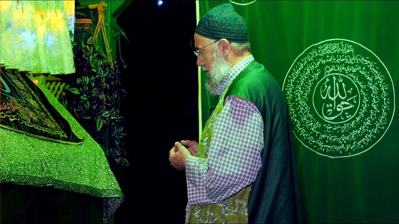 Tarāwīḥ Prayer with Sheikh Mehmet Efendi