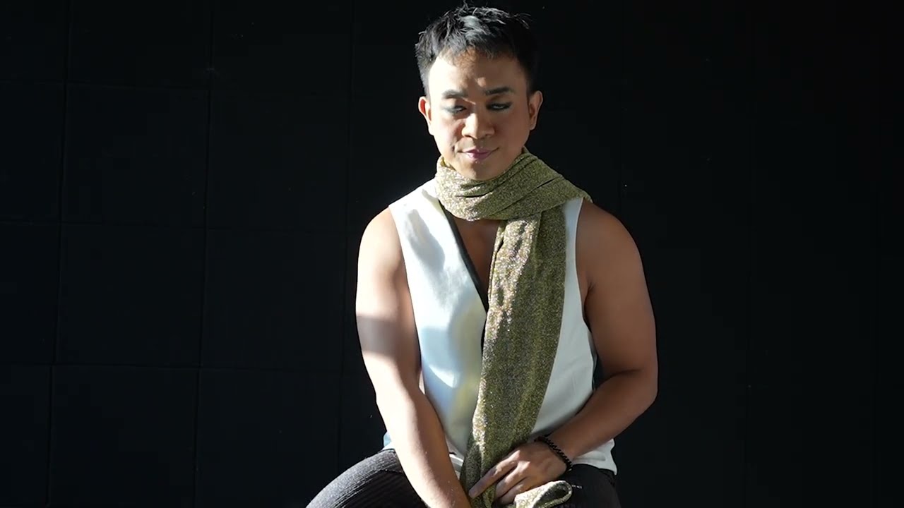 &ldquo;HOLIDAY KISSES&rdquo; - Nar Cabico (Official Music Video DEC 2025) | Austin, Texas 