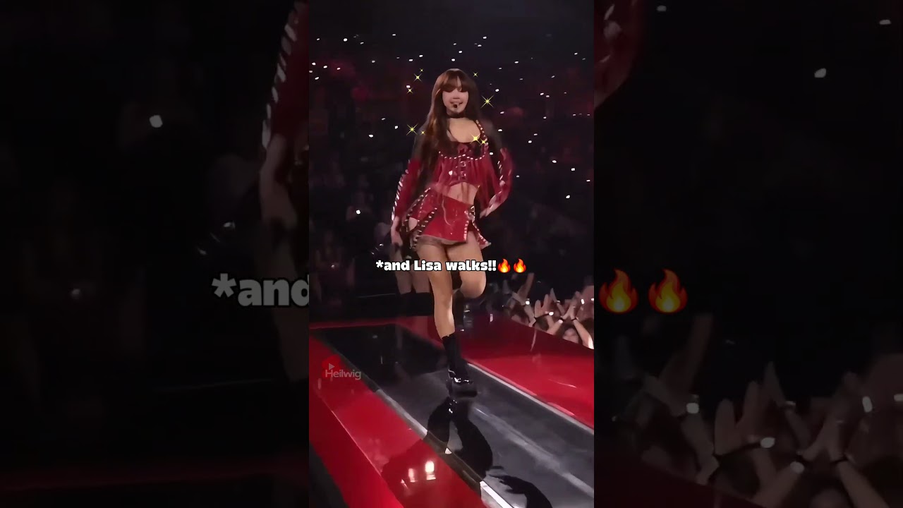 Lisa's catwalk skills stole the spotlight!😍😍 #blackpink
