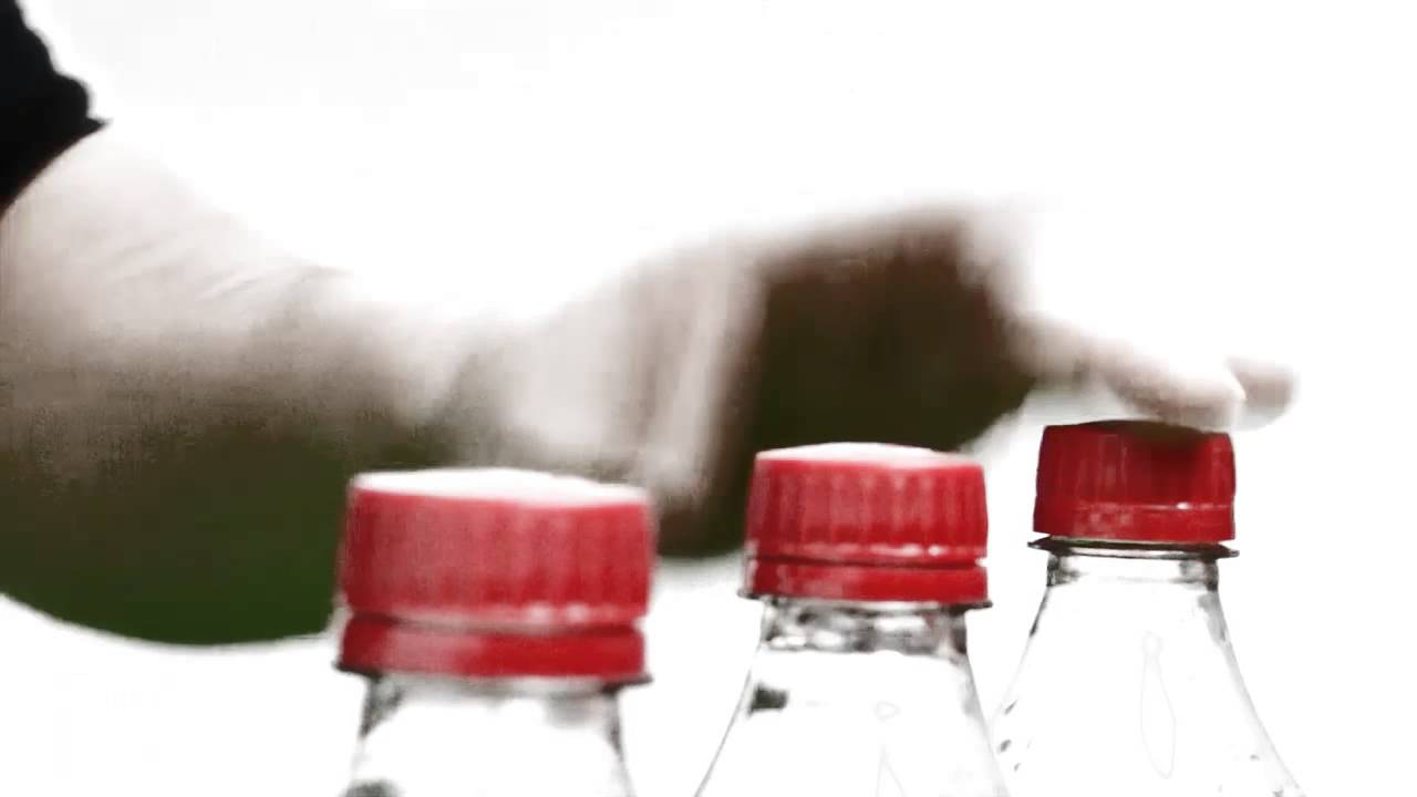 BARTO BONGOSERO TOCANDO EN TAPONES DE COCACOLA