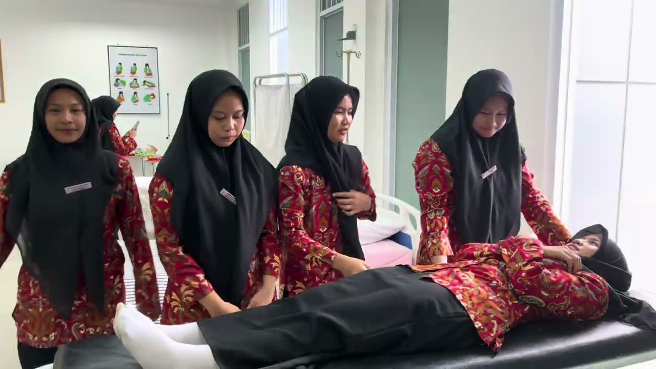 Praktik memindahkan pasien 