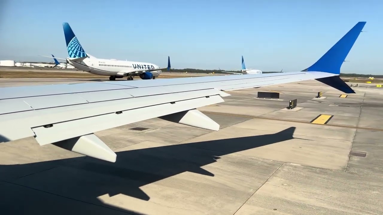 United 737 MAX 8 Pushback, Taxi, Takeoff from Houston-Bush Intercontinental Airport